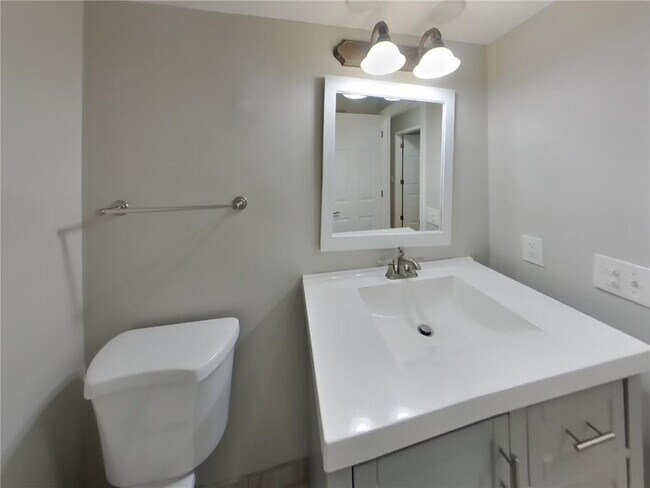 Building Photo - 6421 Limerick Dr