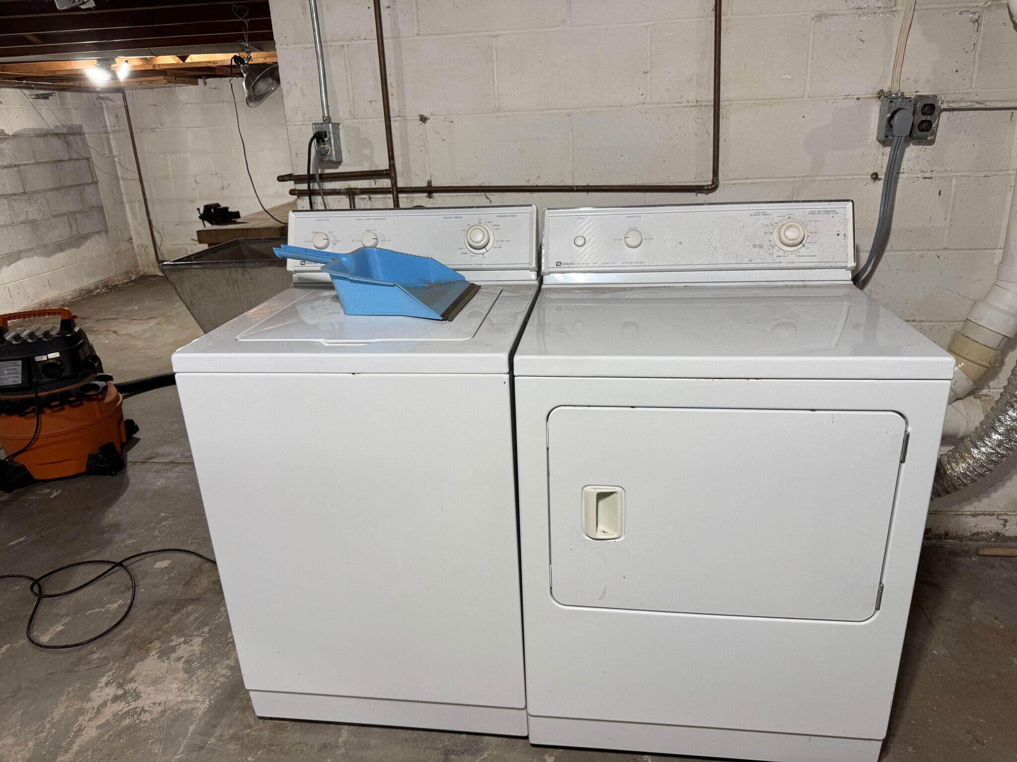 laundry if full unfinished basement - N5311 Saint Catherines Bay Rd