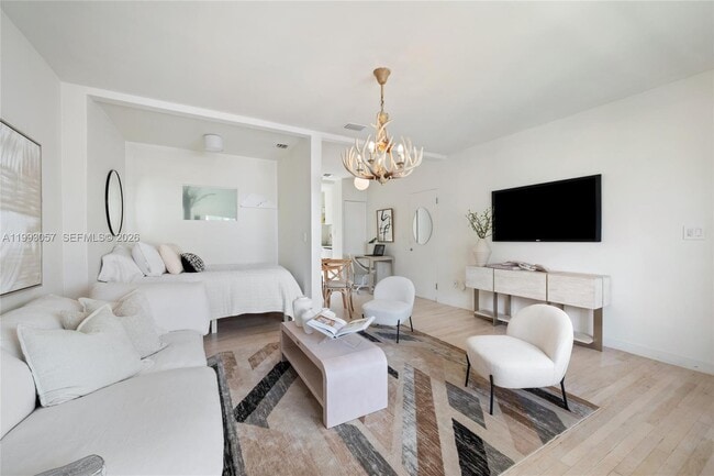 Building Photo - 750 Española Wy