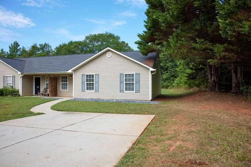 Building Photo - 111 Lora Ln