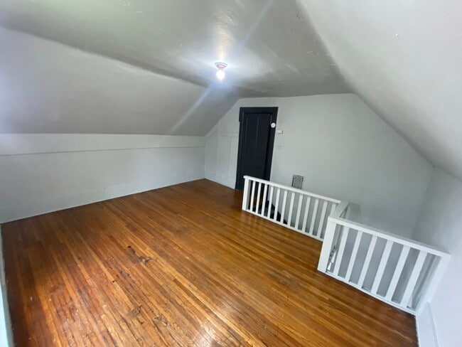 Building Photo - 924 N Franklin St