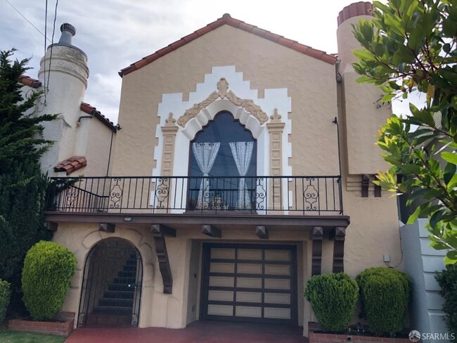 Building Photo - 1537 34th Ave