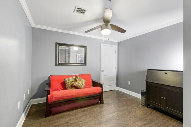 Building Photo - 1331 Grand St