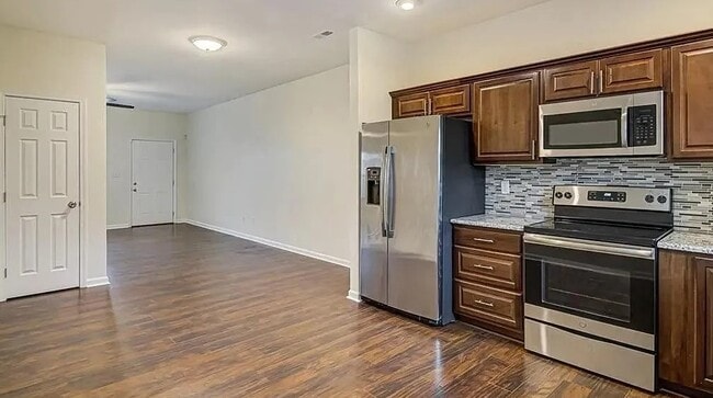 Building Photo - 119 Summerland Dr