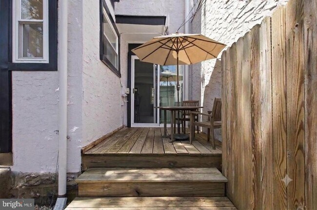 Building Photo - 3420 Tilden St