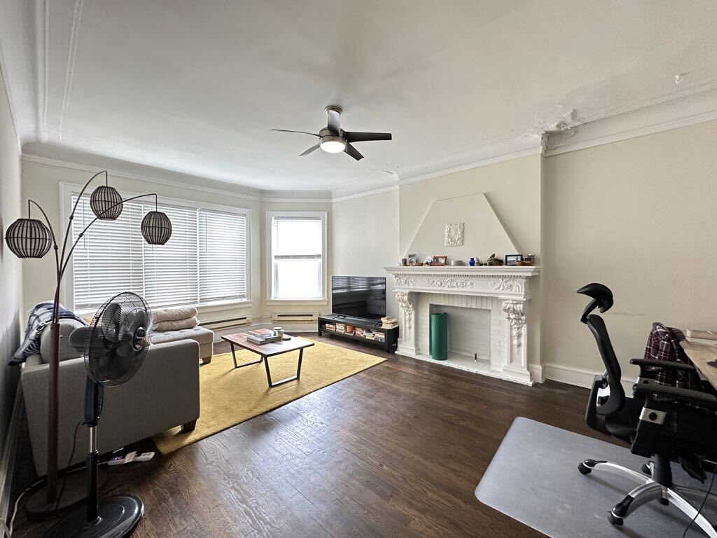 Building Photo - 327 Kedzie St