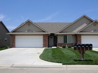 Building Photo - Beautiful Villa in Independent Senior Living Community 55+