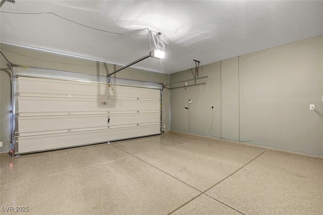 Building Photo - 2255 Valdina St