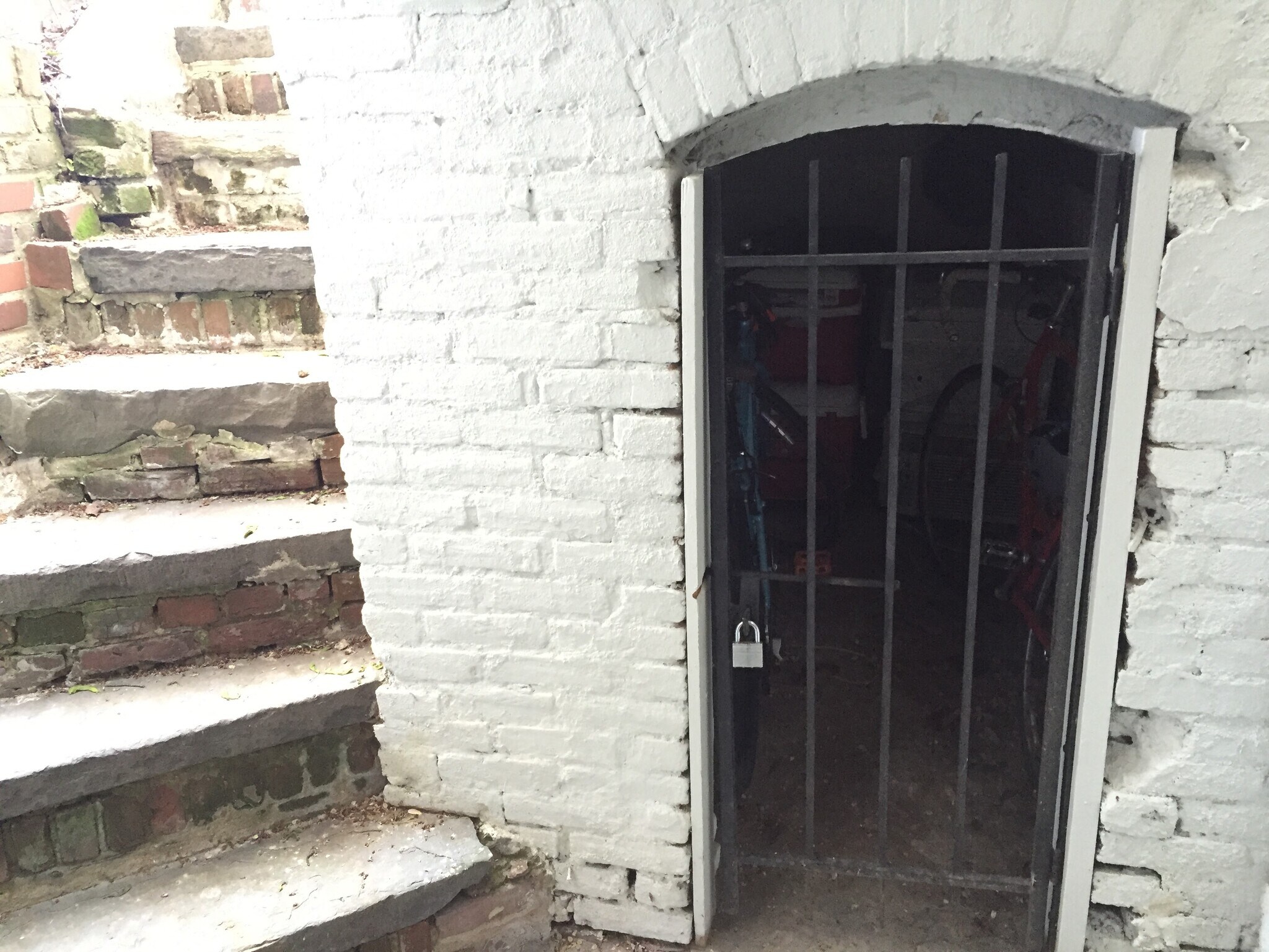 storage - 419 A St NE