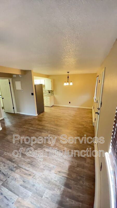 Building Photo - 3298 Lombardy Ln