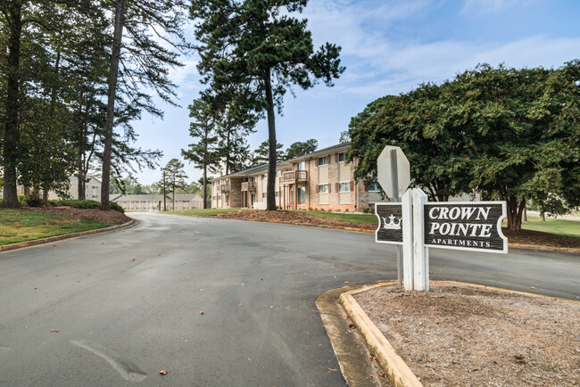 Building Photo - Crown Pointe Apartment Homes