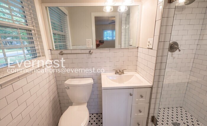 Building Photo - 4829 Clairmont Ave