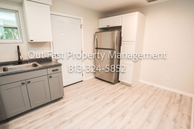 Building Photo - 430 3rd Ave