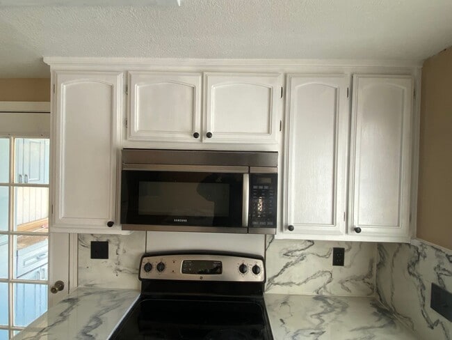 Building Photo - 3051 Ironwood Ct