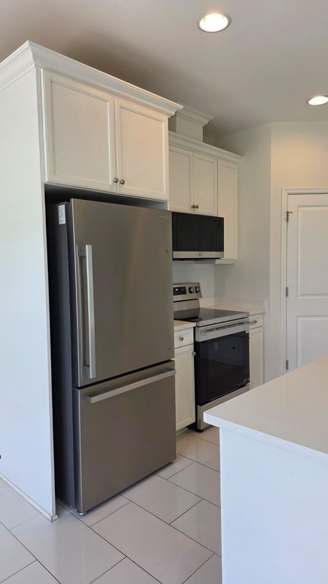 Building Photo - 5021 Caracara Dr