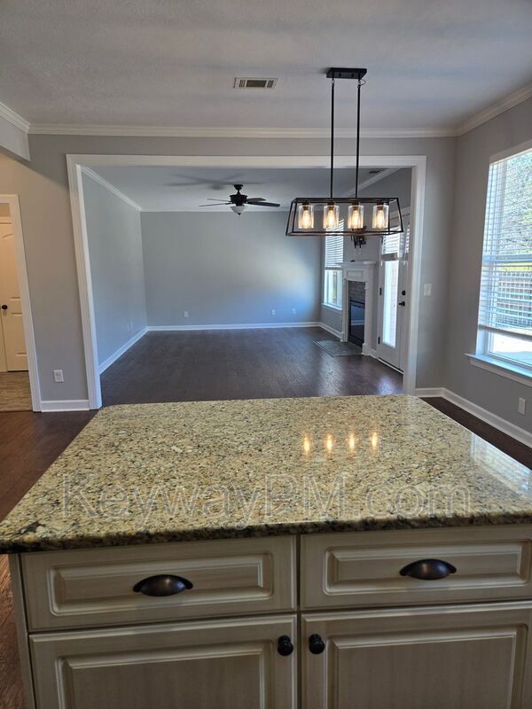 Building Photo - 999 Watermark Dr