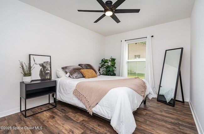 Building Photo - 499 Bayard Ave NE