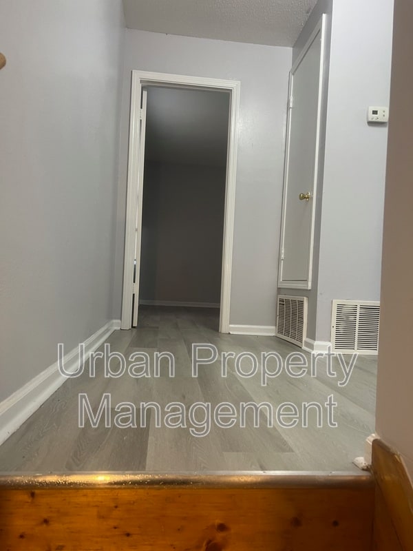 Building Photo - 1623 Orr St