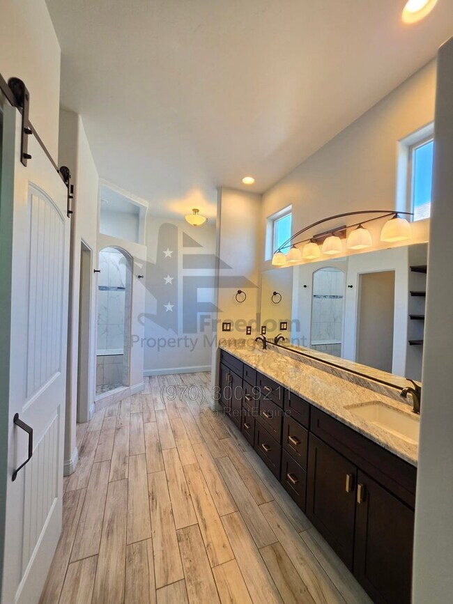 Building Photo - 2096 Two Wood Dr