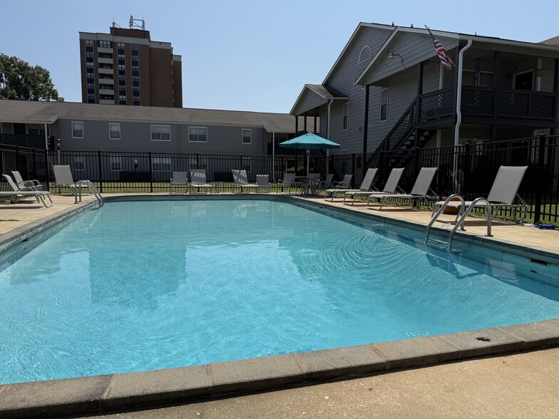 Building Photo - Rhodes Ferry