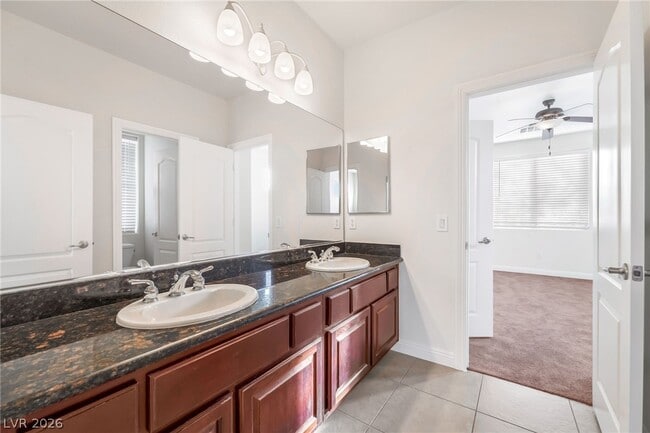 Building Photo - 536 Copper View St