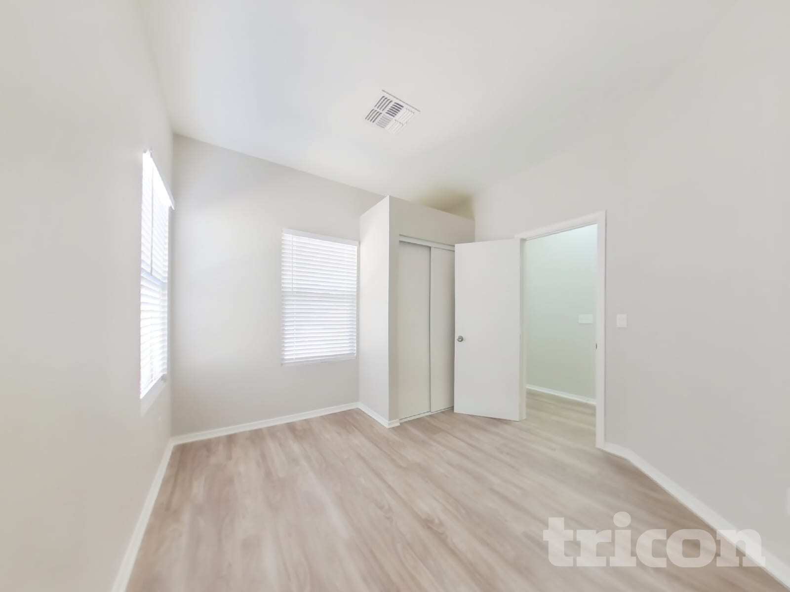 Building Photo - 15441 W Cameron Dr