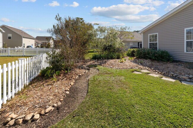 Building Photo - 359 Vesta Dr