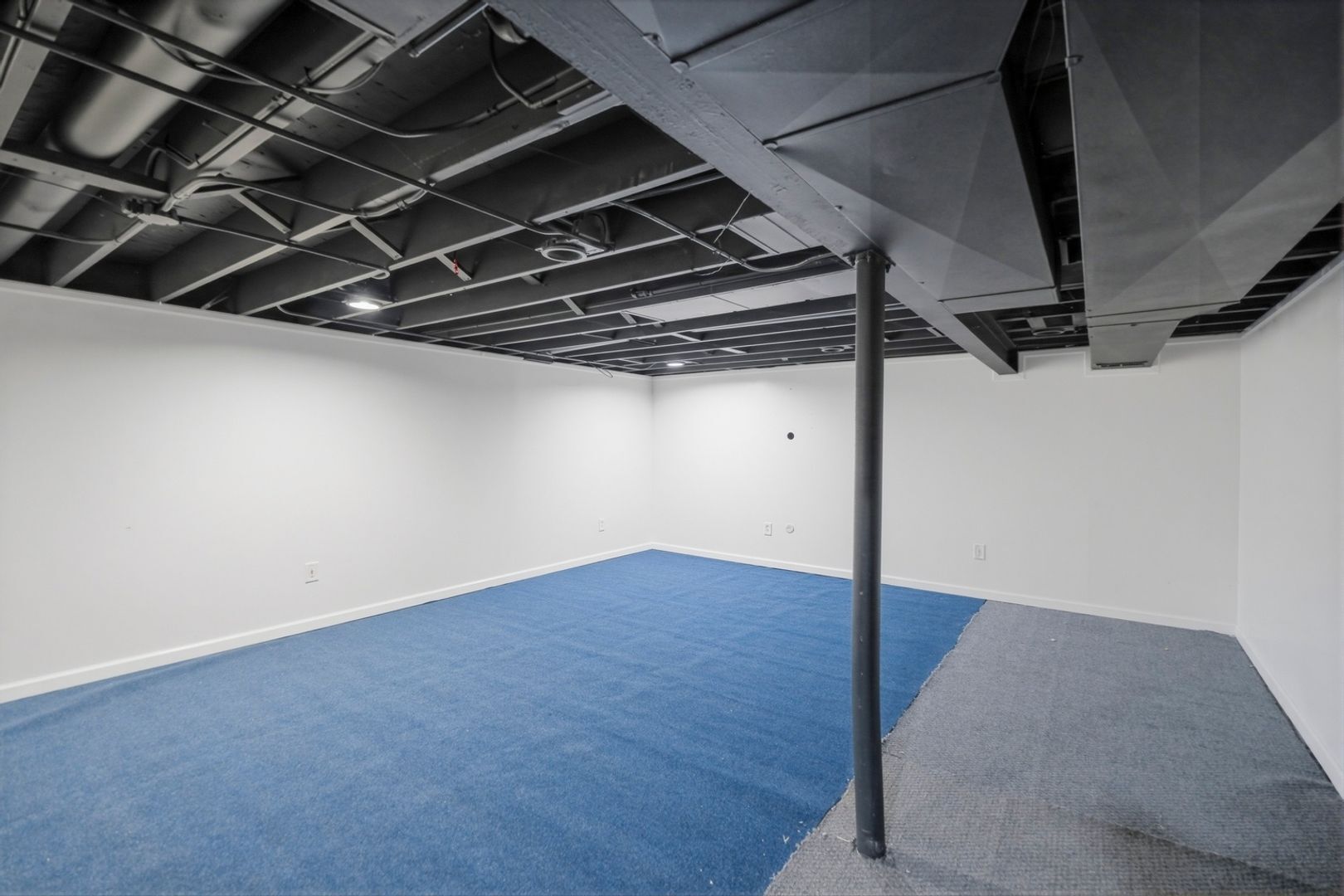 Building Photo - 3561 Sunrise Dr