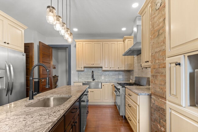 Building Photo - 1401 Marlowe Ave