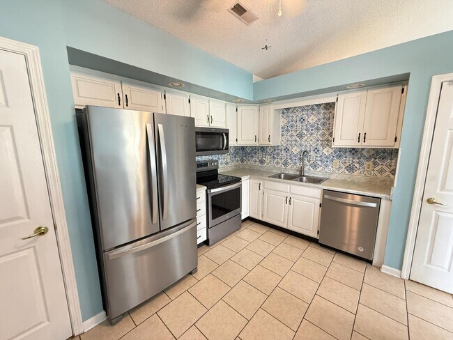Building Photo - 3416 Alvin Dr