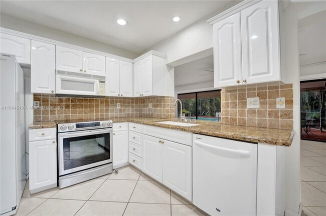 Building Photo - 5708 Mulberry Dr