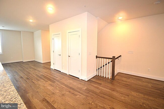Building Photo - 44878 Tiverton Sq