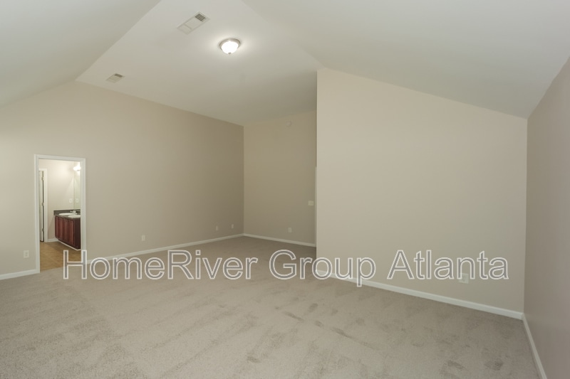 Building Photo - 655 Balerma St