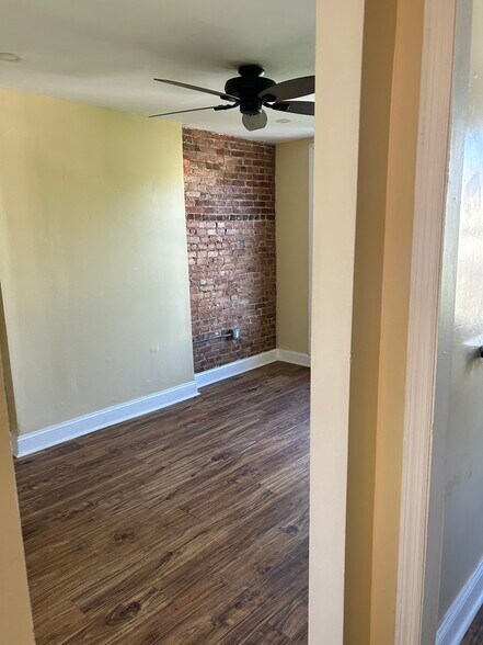 Building Photo - 328 Van Siclen Ave