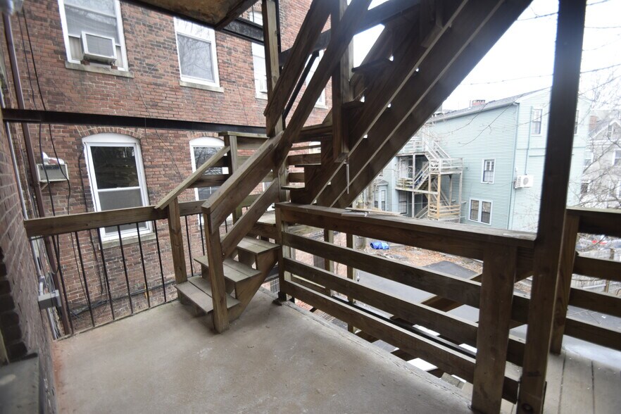 Building Photo - 31 Harvard St