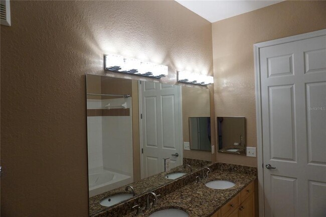 Building Photo - 719 Terrace Ridge Cir