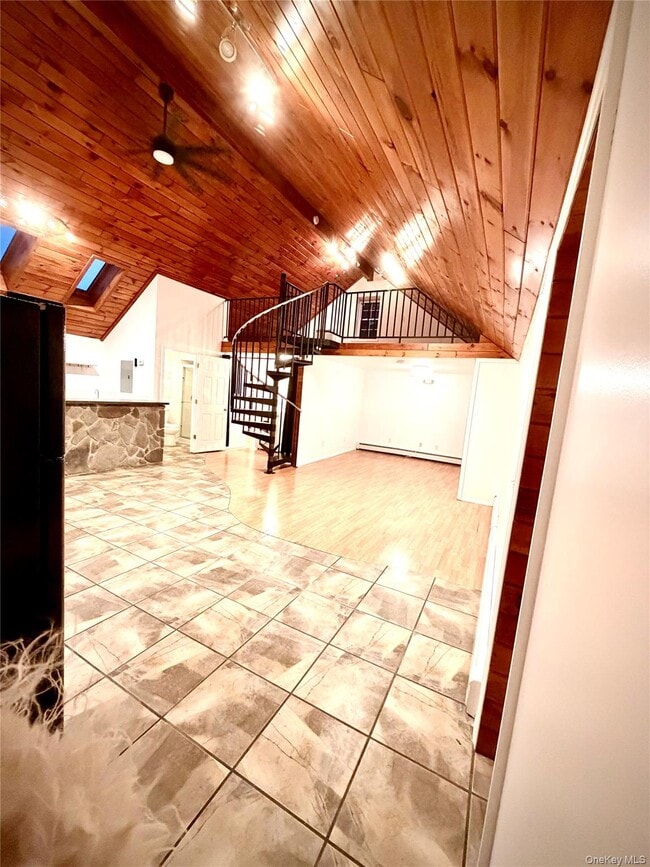 Building Photo - 13 Spring St