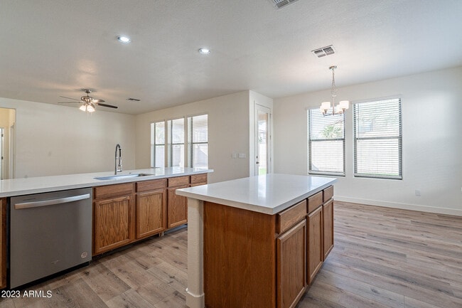 Building Photo - 4244 E Gleneagle Dr