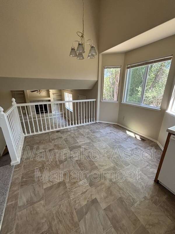 Building Photo - 5735 Grapevine Dr