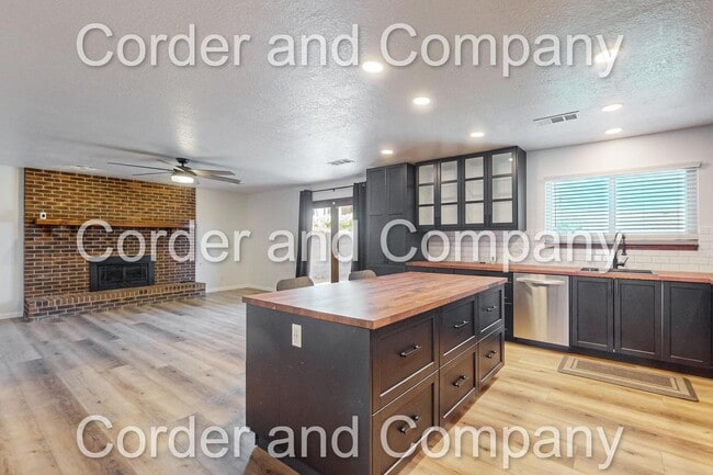 Building Photo - COMMING SOON! Spacious Floorplan - 3 Bedroom 2 Bathroom 2 Car Garage Home