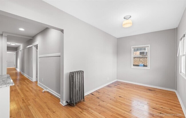 Building Photo - 643 Hinman Ave