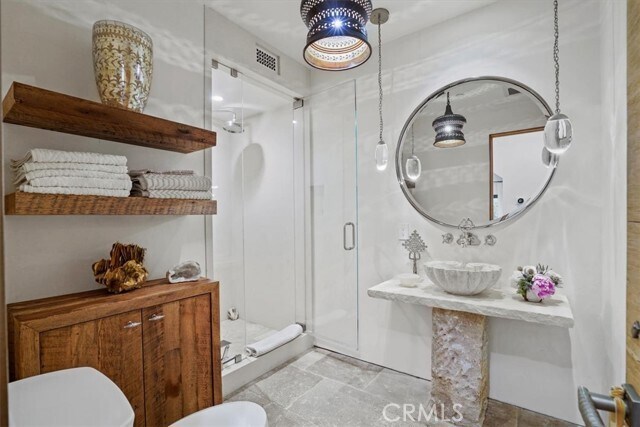 Building Photo - 1920 Ocean Way