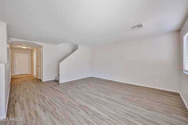 Building Photo - 8605 W Jocelyn Terrace