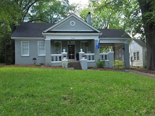 Primary Photo - 3244 Montezuma Rd