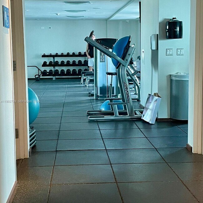 Building Photo - 335 S Biscayne Blvd