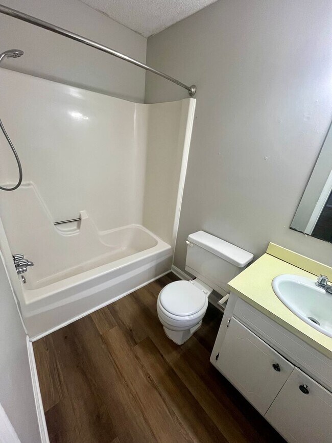 Building Photo - 3 Bedroom Home Close To Clemson Campus