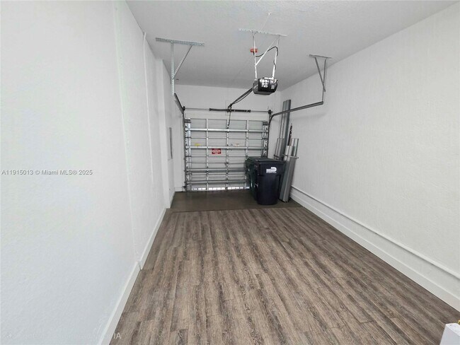 Building Photo - 7848 NW 108th Ct