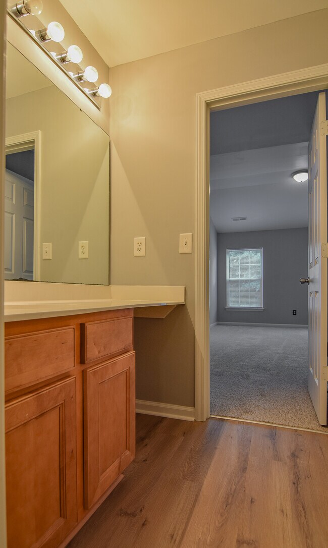 Building Photo - 222 Brookshire Rd