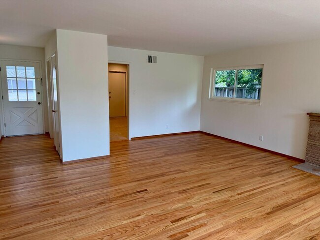 Building Photo - 975 Inverness Way