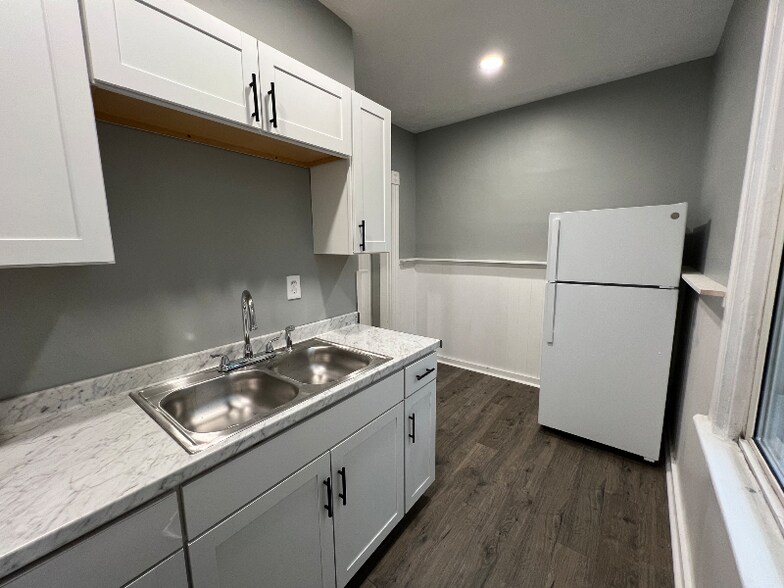 Building Photo - 3537 Fleming Ave